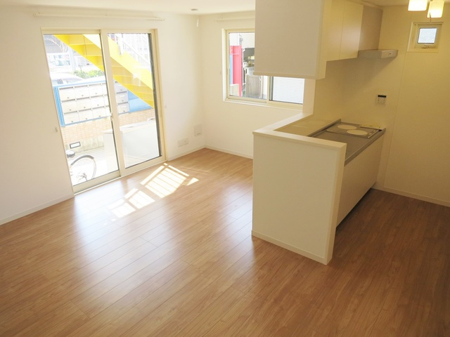 オリーブコートの居間・リビング|日当たり良好のリビングです。、