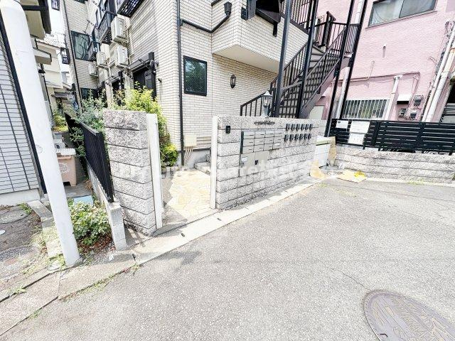 シエスタヴィラ久米川　桜ａｖｅｎｕｅのエントランス