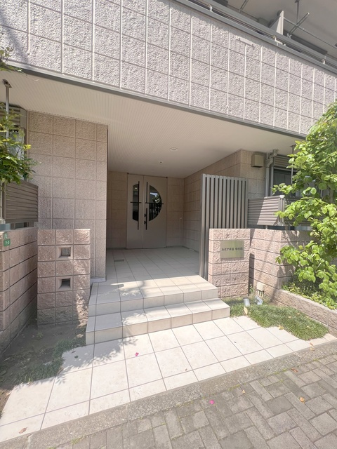 ルボア平喜　中村橋のエントランス