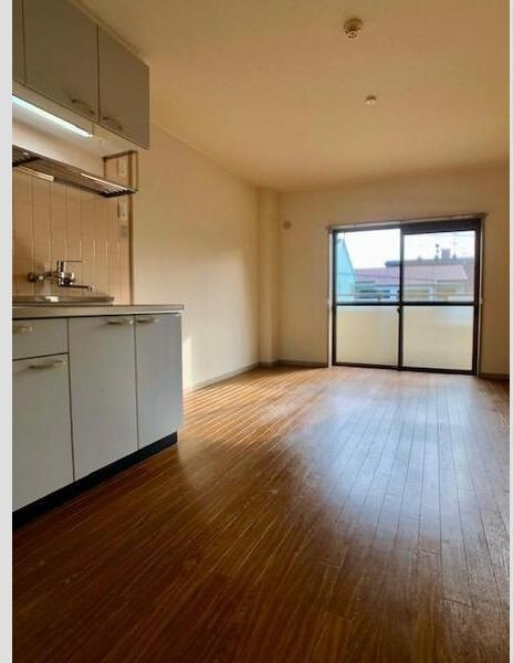 ハイツ・エスポアールの居間・リビング|ゆったり過ごせる居間です