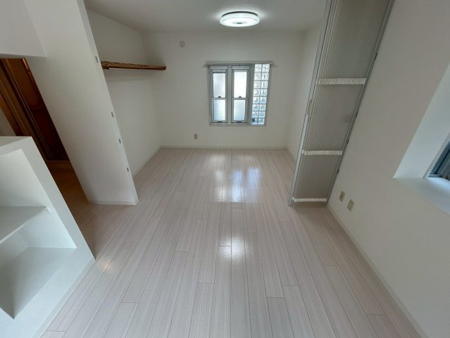 ベルトピア東灘の内装|明るい室内です