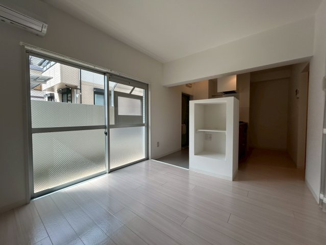 ベルトピア東灘の内装|明るい室内です