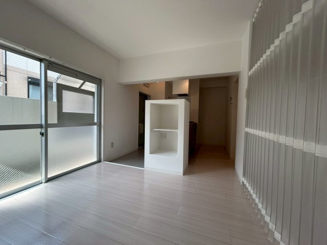 ベルトピア東灘の内装|明るい室内です