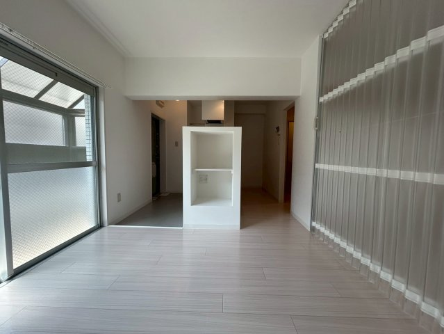 ベルトピア東灘の内装|明るい室内です