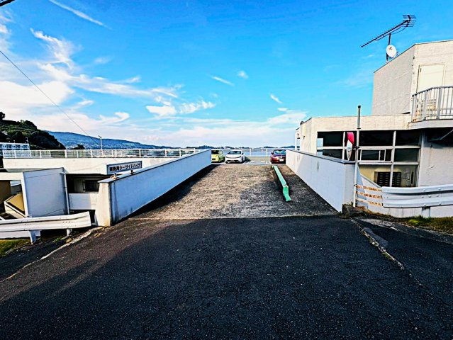 東熱海シーサイドハイツの駐車場