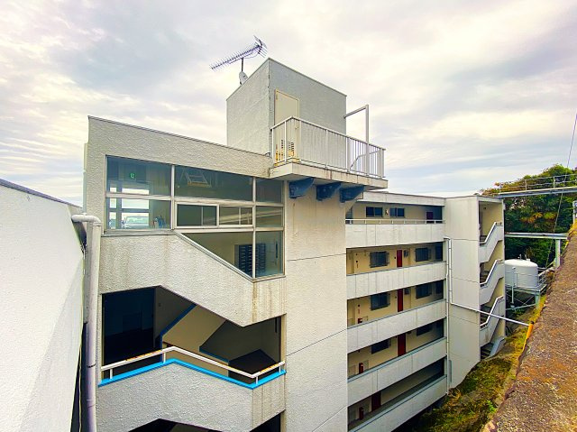 東熱海シーサイドハイツの外観