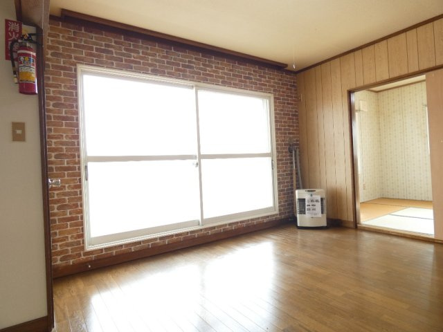 高橋マンションの居間・リビング