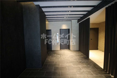 【ロビー】 | レジュールアッシュアーバンフロー | 落ち着いたロビーです