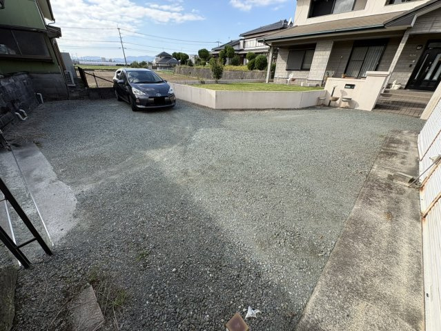 高野2丁目中古戸建の駐車場