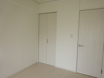 【洋室】 | 花園マンション | 洋間クローゼット