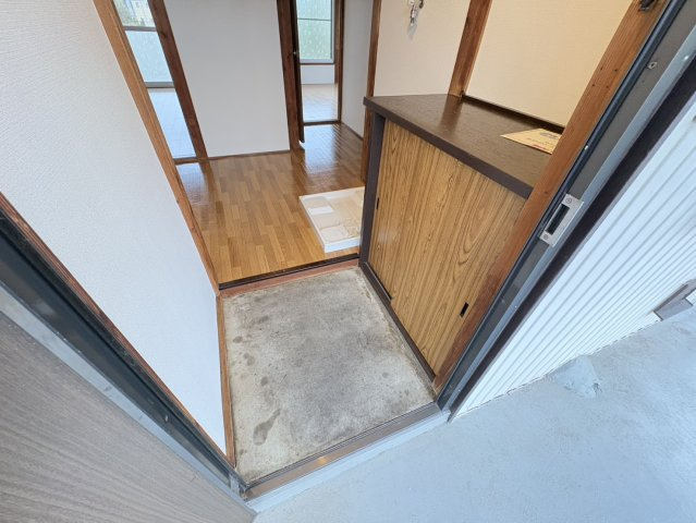 コーポながいの玄関