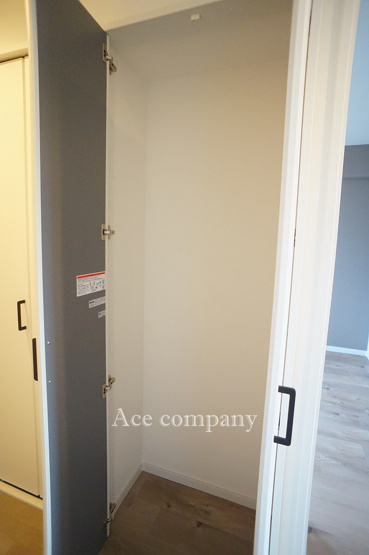 【収納】 | 平野加美グランドハイツ弐号棟 | シューズクローゼットの横に物入収納もあります♪新設です☆