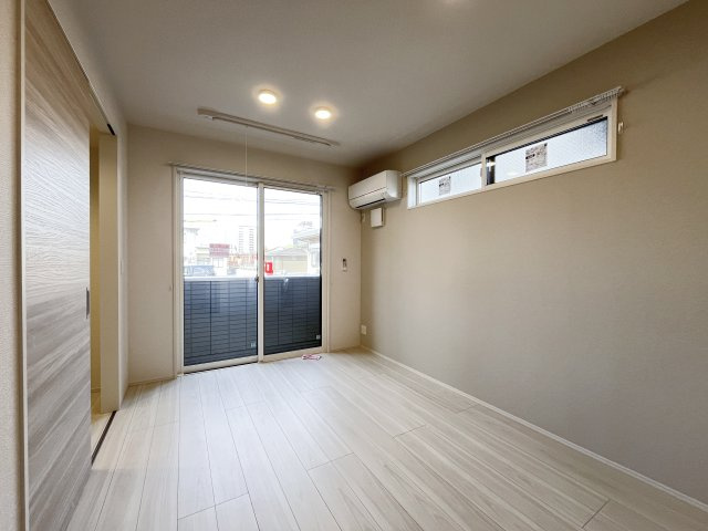 パーシモン駅南Ⅱの居間・リビング