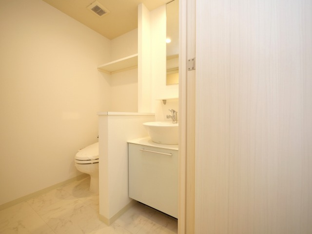 プラウドフラット新大阪の洗面所