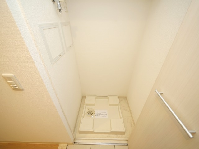 プラウドフラット新大阪の設備|洗濯機置場