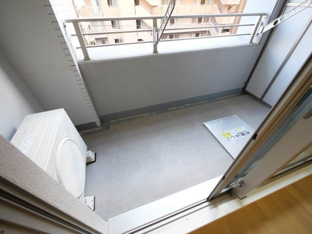 プラウドフラット新大阪のバルコニー