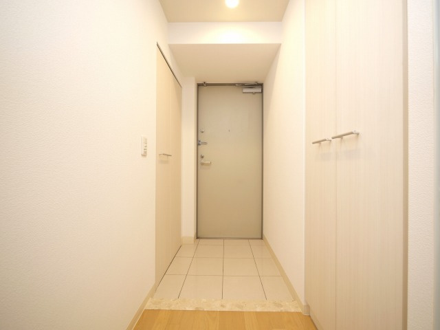 プラウドフラット新大阪の玄関