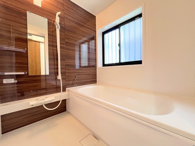 【浴室】 | 川口市南鳩ヶ谷2丁目リノベ戸建 | 日々の暮らしに欠かせないお風呂です。新品交換済み。