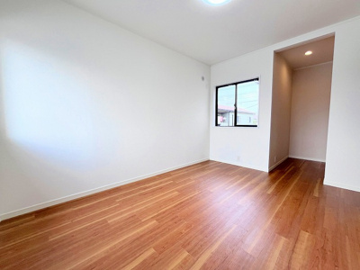 【洋室】 | 川口市南鳩ヶ谷2丁目リノベ戸建 | 個人の部屋や寝室として使える洋室です