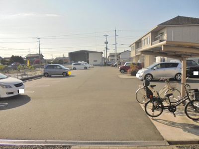 【駐車場】 | メゾン楽天 B棟