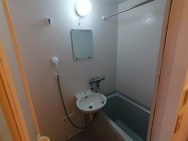 レオパレスグリーンアベニューの浴室