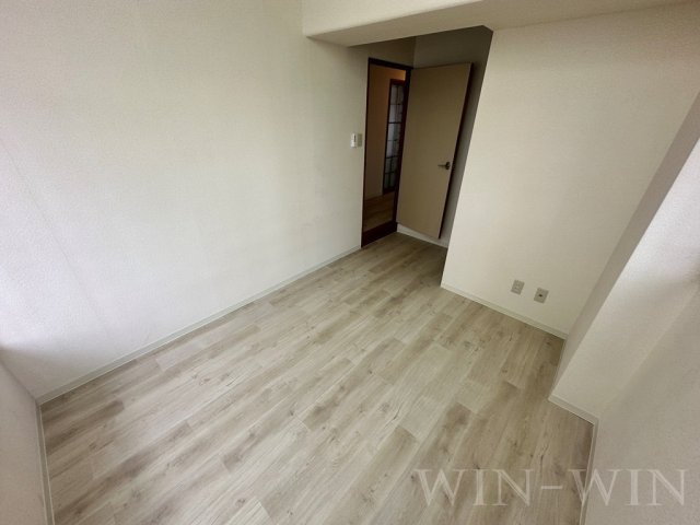 東マンションの寝室|イメージ（同建物内別部屋の写真です）