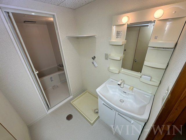 東マンションの洗面所|イメージ（同建物内別部屋の写真です）