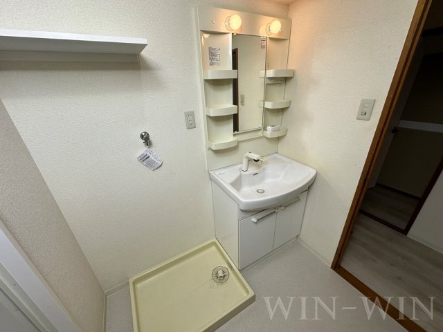 東マンションの洗面所|イメージ（同建物内別部屋の写真です）