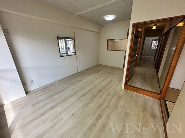 東マンションの居間・リビング|イメージ（同建物内別部屋の写真です）