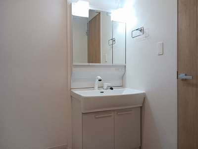 【洗面所】 | デ　アナーバー