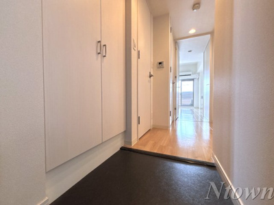 【玄関】 | プレサンス池下トレス | 収納もある玄関です