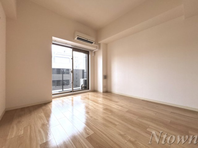 【居間・リビング】 | プレサンス池下トレス | こちらのリビングで趣味の時間をお楽しみください