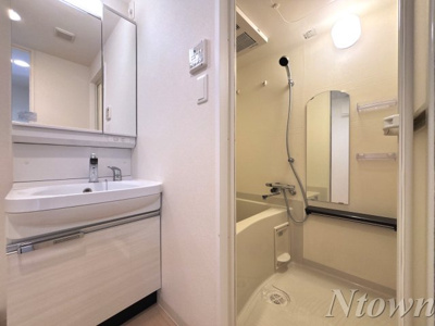 【洗面所】 | プレサンス池下トレス | 明るい洗面所です