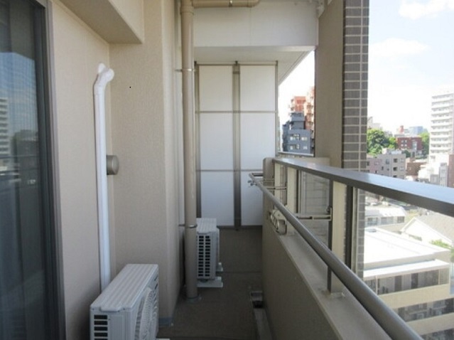 文京区根津２丁目の賃貸マンションのバルコニー