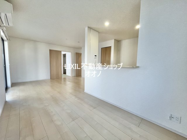 【居間・リビング】 | 加須市久下3丁目　中古戸建
