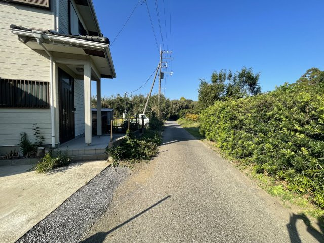 長生郡長生村一松丙中古戸建の前面道路含む現地写真