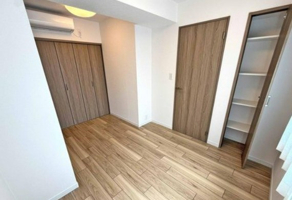 【中古マンション】鶴ヶ島駅通りダイカンプラザの洋室|5.9帖洋室です！