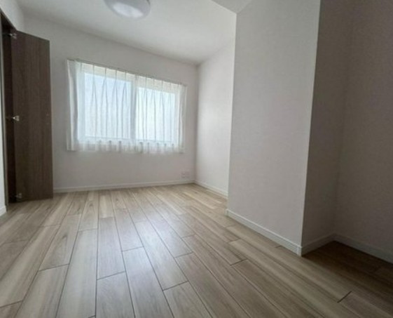 【中古マンション】鶴ヶ島駅通りダイカンプラザの洋室|5.9帖洋室です！