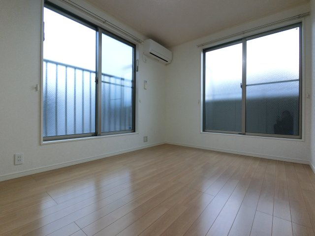 ナリトモ宮崎Bの洋室