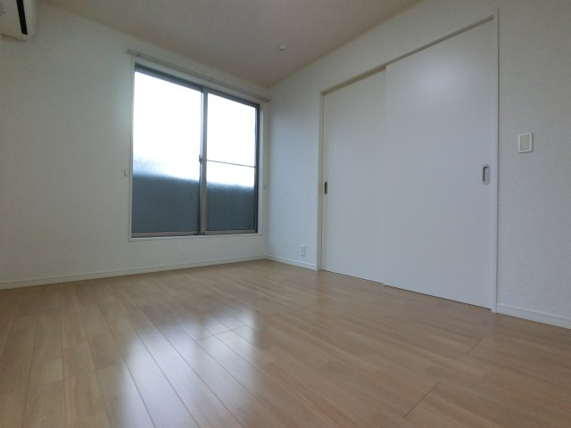 ナリトモ宮崎Bの洋室