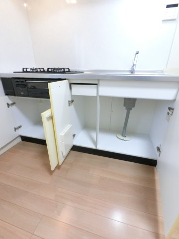 ナリトモ宮崎Bの収納