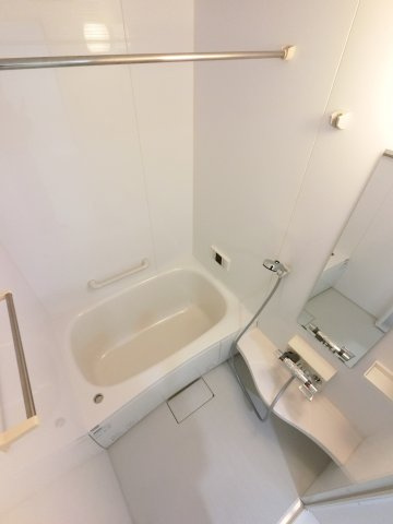 ナリトモ宮崎Bの浴室