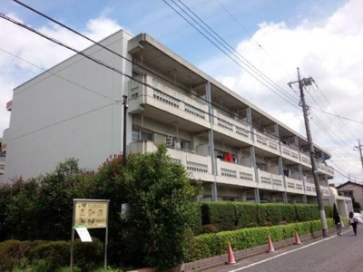 【外観】 | ファミール井荻 | 鉄筋コンクリート造のがっちりとした建物。
