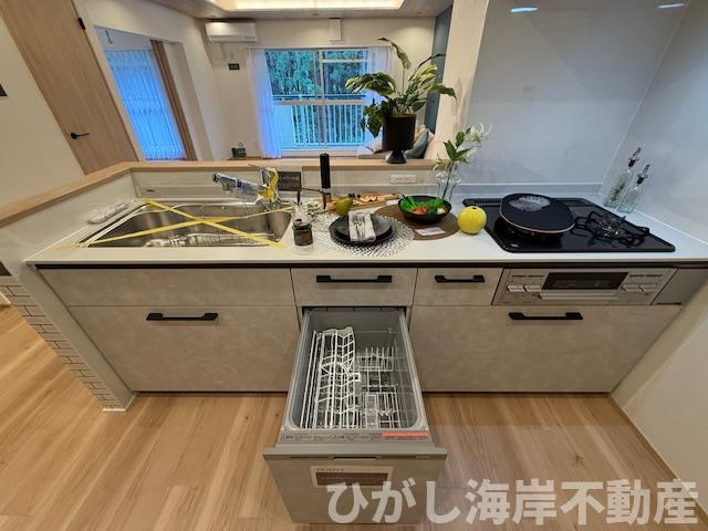 サンビーチ平塚2号棟のキッチン|新規リフォーム完了！　食洗器付きシステムキッチン