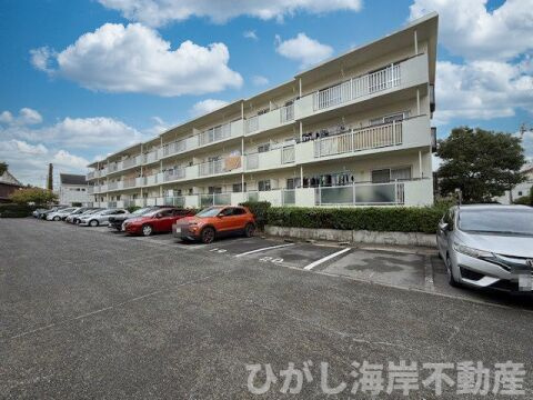 サンビーチ平塚2号棟の駐車場|敷地内駐車場