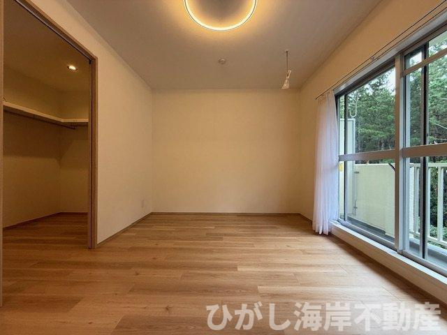 サンビーチ平塚2号棟の洋室|新規リフォーム完了！　6.5帖　洋室