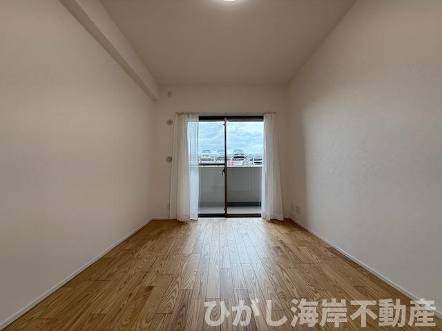 ライオンズマンション茅ヶ崎グランコーストの寝室|新規リフォーム完了！　7帖　洋室