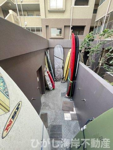 ライオンズマンション茅ヶ崎グランコーストの設備|サーフボード置場
