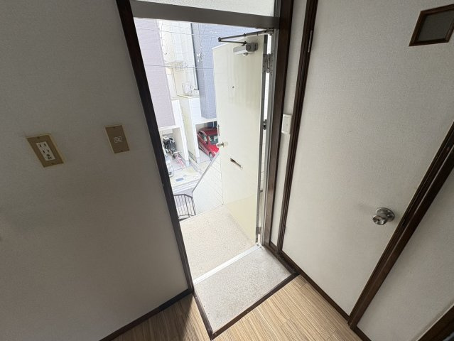 ストークハイツ上村の玄関