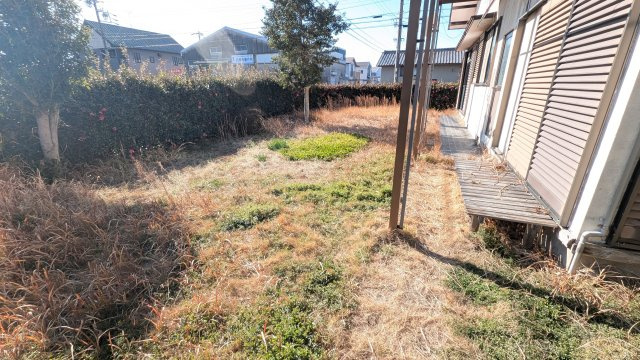 春日井市細木町貸家の庭
